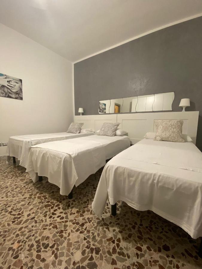 Alloggio Ugo Foscolo Monopoli Esterno foto